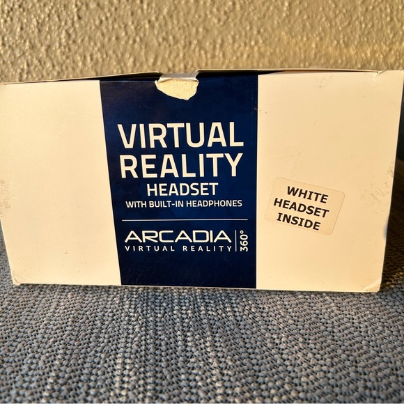 Arcadia Virtual Reality Headset 360 white and black NEW NIB - Picture 4 of 13